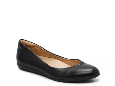 Naturalizer Wide Width Vivienne Ballet Flat In Black