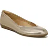 Naturalizer Womens Faux Leather Slip On Ballet Flats In Gold