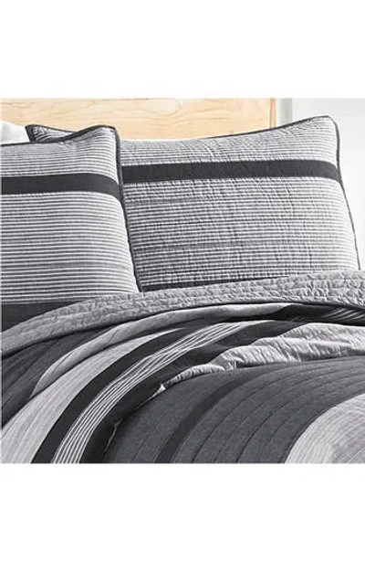 Nautica Vessey Quilt In Grey