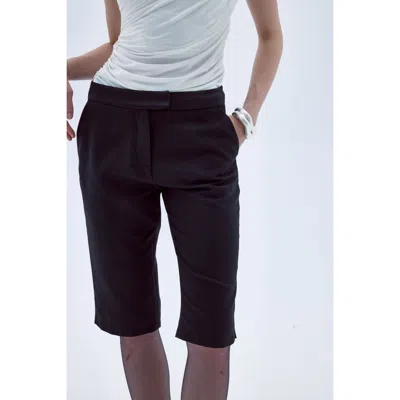 Nazli Ceren Black Arced Capri Trousers