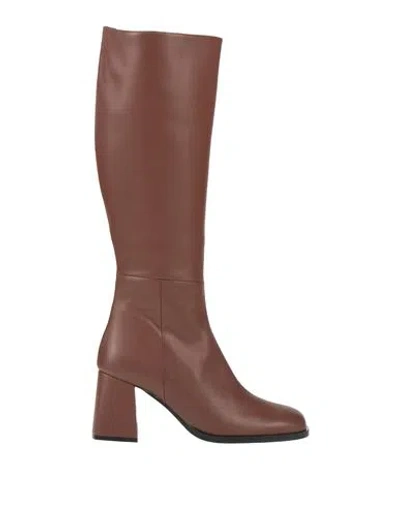 Ncub Woman Boot Brown Size 11 Soft Leather