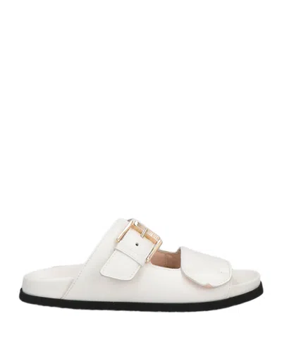 Ndegree21 Sandals In White