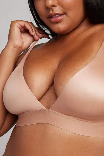 Negative Glacé Triangle Bra In Buff In Sand