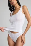 Negative Whipped Flutter Tank In White