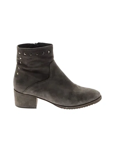 Pre-owned Neiman Marcus Ankle Boots In Gray