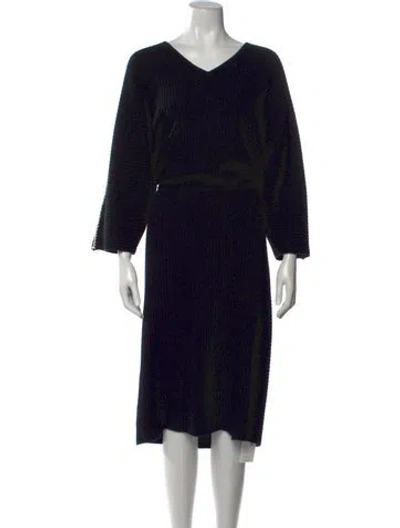 Pre-owned Neiman Marcus Cashmere Knee-length Dress In Black