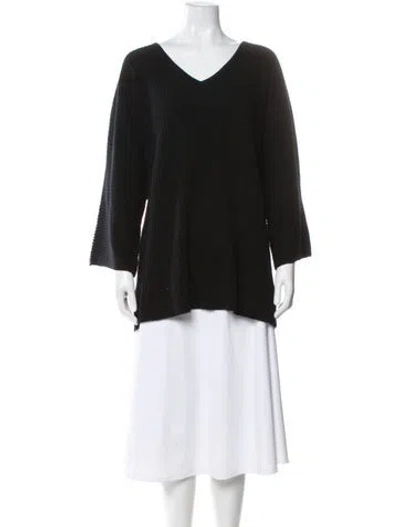 Pre-owned Neiman Marcus Cashmere V-neck Sweater In Black