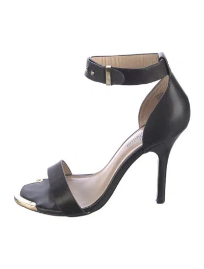 Pre-owned Neiman Marcus Leather Sandals In Black