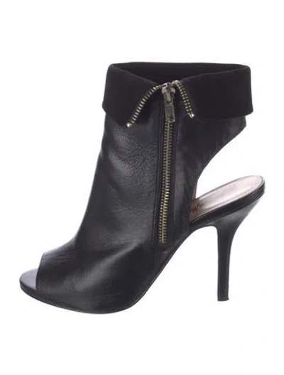 Pre-owned Neiman Marcus Leather Slingback Pumps In Black