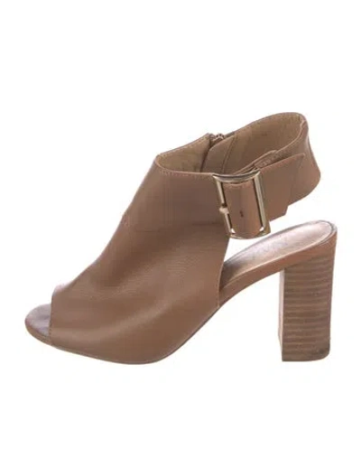 Pre-owned Neiman Marcus Leather Slingback Sandals In Neutral