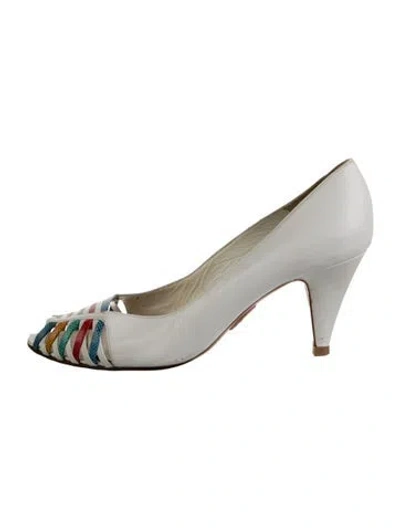 Pre-owned Neiman Marcus Leather Striped Pumps In White