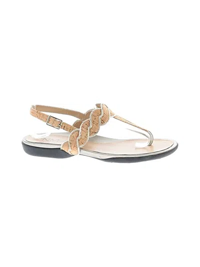 Pre-owned Neiman Marcus Sandals In Gold