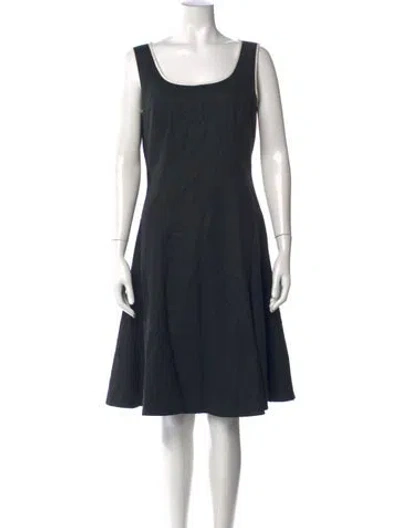 Pre-owned Neiman Marcus Scoop Neck Knee-length Dress In Black