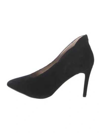 Pre-owned Neiman Marcus Suede Pumps In Black