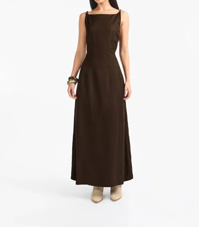 Nelblu Annie Maxi Dress In Marrón In Black
