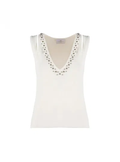 Nenette Woman  Mujan In White