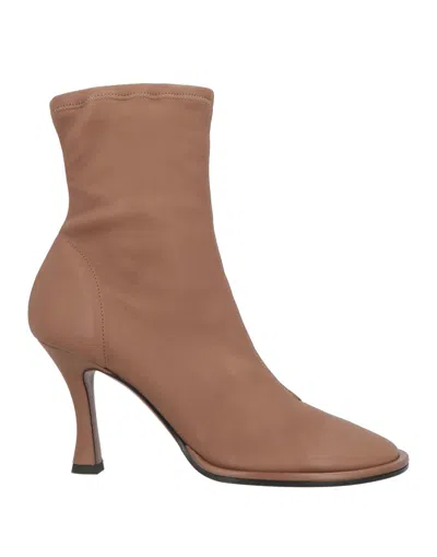 Neous Ankle Boots In Light Brown
