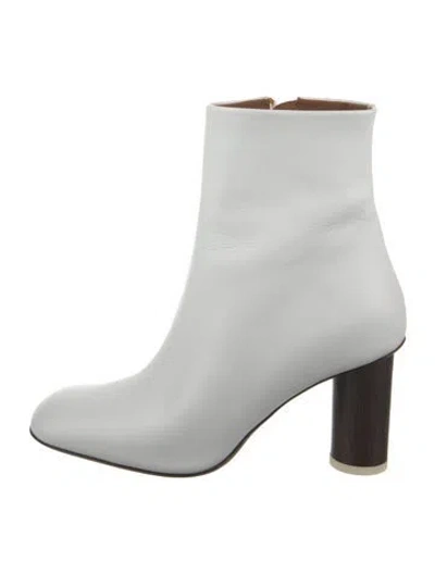 Pre-owned Neous Leather Boots In White