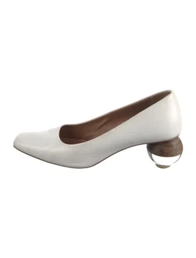 Pre-owned Neous Leather Pumps In White