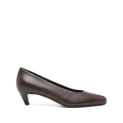 Neous Shoes In Brown