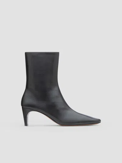 Neous Women's Nervia 60mm Leather Boots In Black