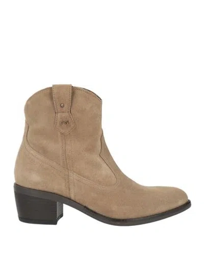 Nero Giardini Woman Ankle Boots Beige Size 5 Leather