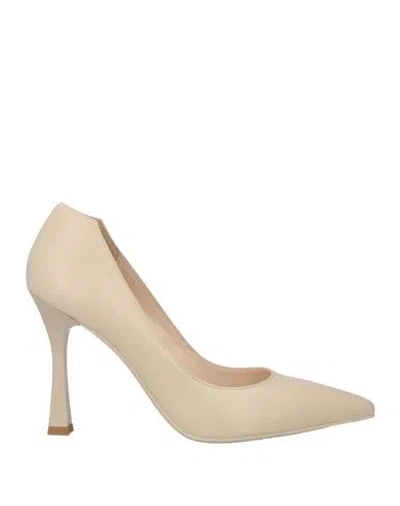 Nero Giardini Woman Pumps Cream Size 10 Leather In Neutral