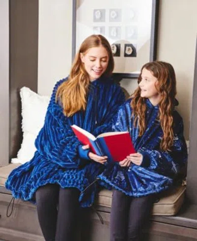 Nestl Oversized Wearable Reversible Color Blankets In Black,scribble
