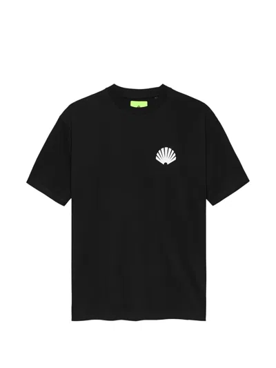 New Amsterdam Logo-detail T-shirt In Black