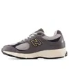 New Balance Men's 2002r