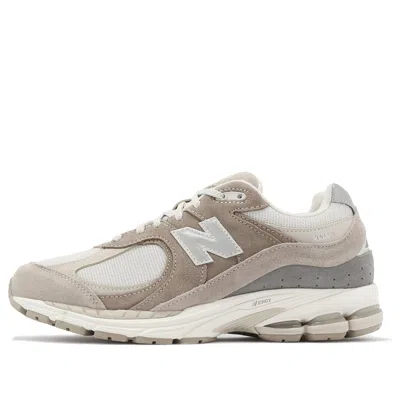 New Balance Unisex 2002r In Brown/beige