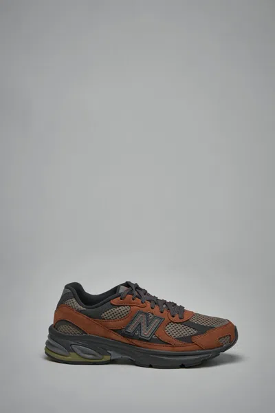 New Balance 2010 In Brown