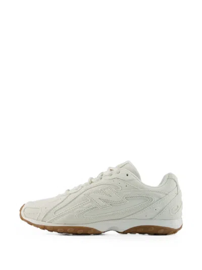New Balance 204l Panelled Sneakers In White