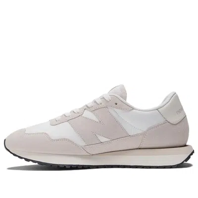 New Balance 237 Running Inspired Trainers In White/black