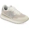 New Balance 237 Sneaker In Beige/off White