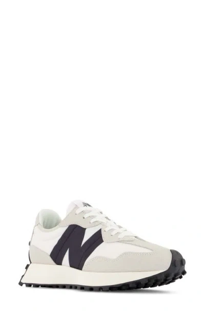 New Balance Contemporary Low Top Sneakers With Contrast Panel In White