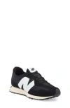 New Balance Logo-print Low-top Sneakers In Black/white