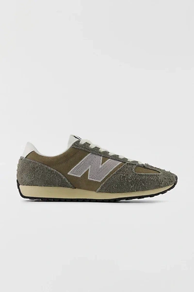 New Balance 471 Sneaker In Tornado/thunder Brown, Women's At Urban Outfitters In Green