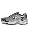 New Balance Mens  725