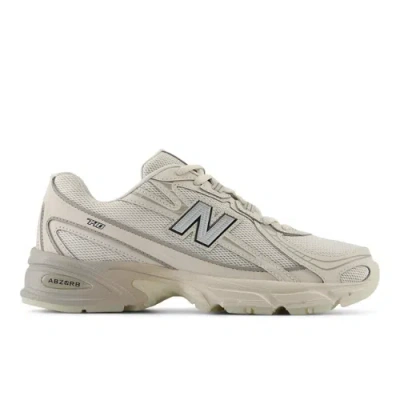 New Balance 740 In Beige/brown/black