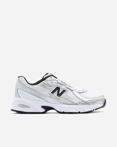 New Balance 740 | In White