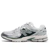 New Balance Unisex 860v2