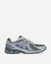New Balance 860v2 Rubber And Mesh Sneakers In Blue
