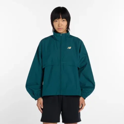 New Balance Damen Trackside Woven Jacket In Grün, Polywoven, Grösse Xs In Green