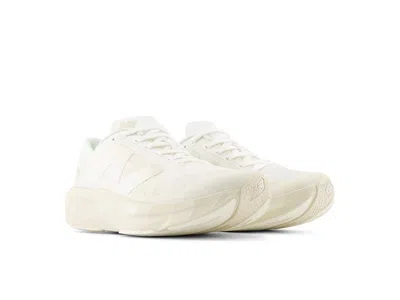 New Balance Fuelcell Rebel V4 In White