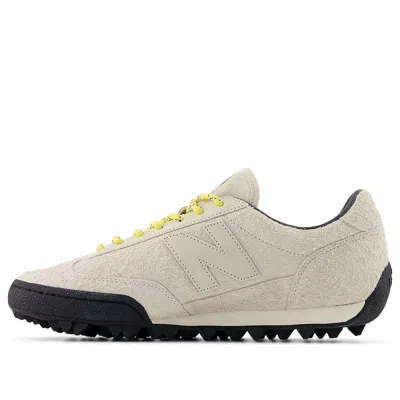 New Balance Mens Star Burst Sea Salt Gator Run Suede Trainers In White