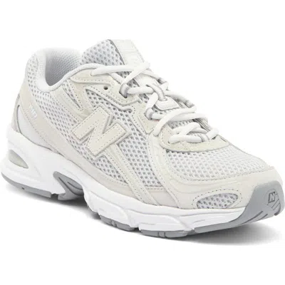 New Balance Gender Inclusive 740 Sneaker