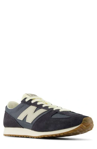 New Balance Gender Neutral 471 Sneaker In Blue