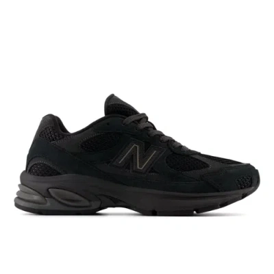 NEW BALANCE HERREN 2010 IN SCHWARZ/GRAU, WILDLEDER/MESH, GRÖSSE 45