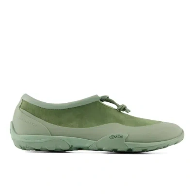New Balance Mt10t Toggle-fastening Sneakers In Multi